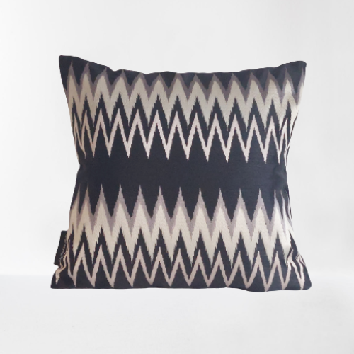 Zig Zag Cushion withe reversable Plain Black back